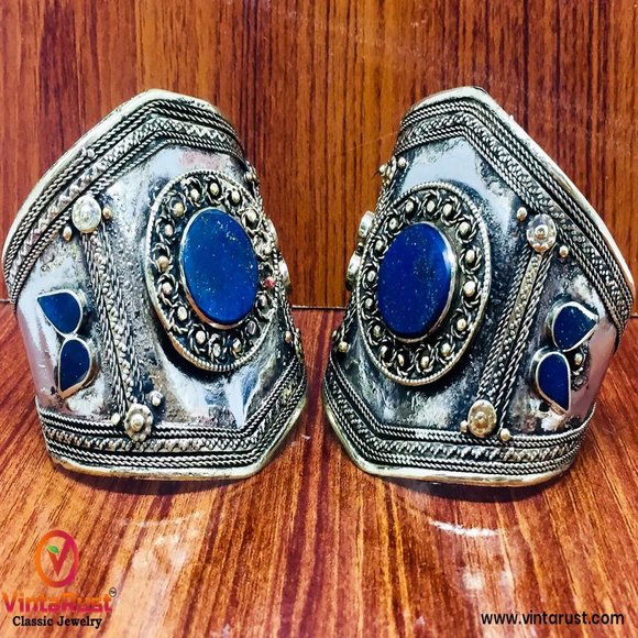 Single Vintage Kuchi Cuff Bracelet: Afghan Tribal Jewelry with Lapis Lazuli - Picture 5 of 7